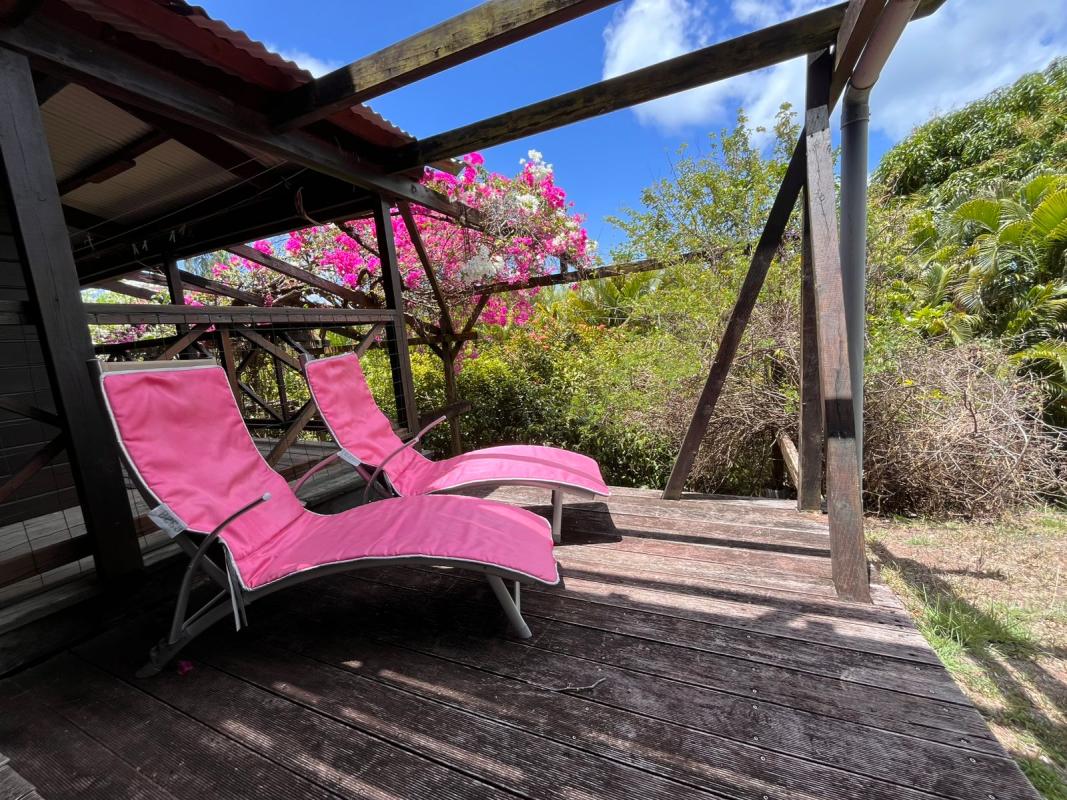 villa-avec-jacuzzi-vue-mer-tartane-caravelle - terrasse transat